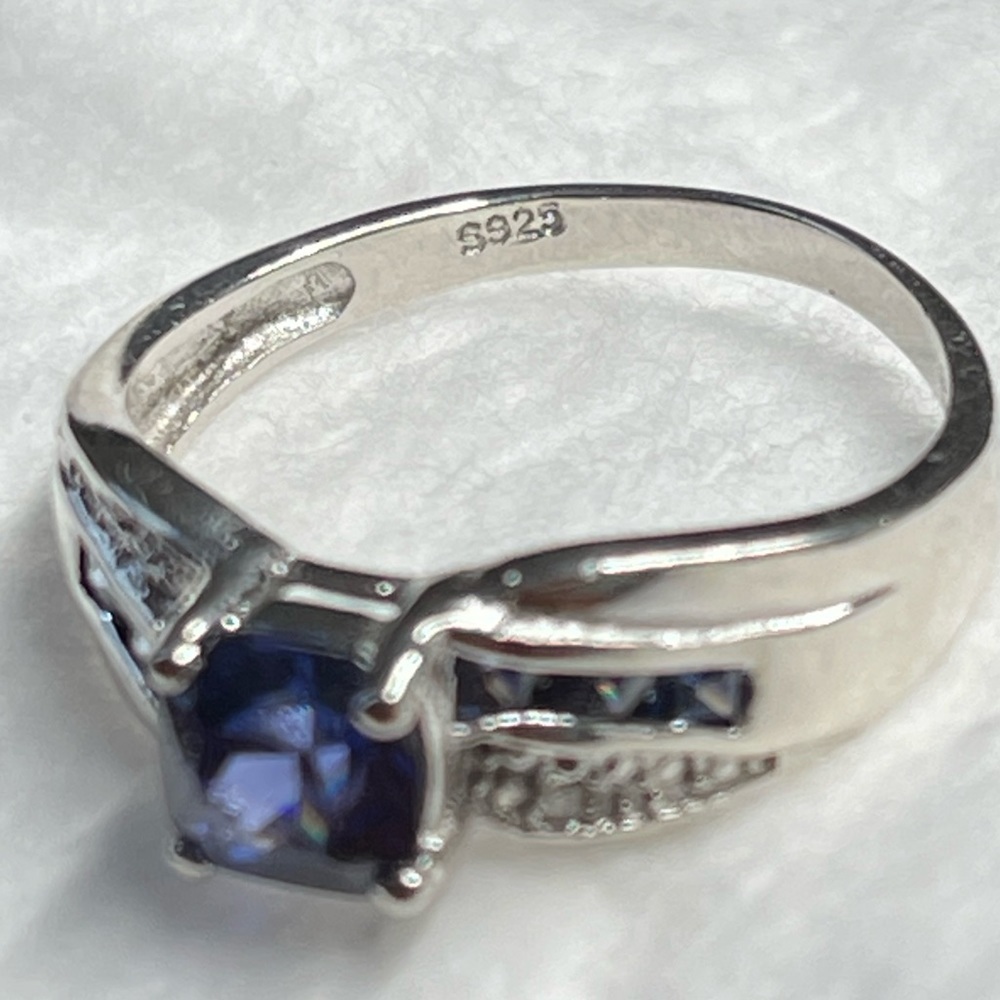 1.5 ct Lab-Created Tanzanite & Diamond Accent‎ Ring – .925 Sterling Silver-Sz 9 - Picture 4 of 6